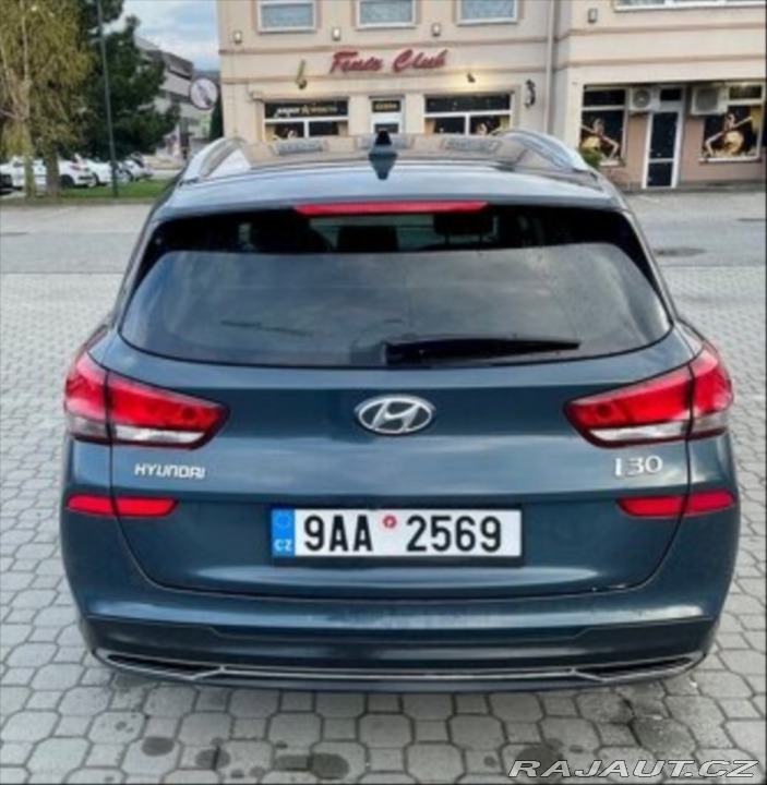 Hyundai i30 1,5   T-GDI,118 kW,hybrid 1800