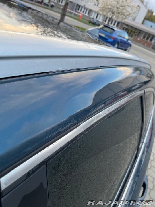 Hyundai i30 1,5   T-GDI,118 kW,hybrid 1800