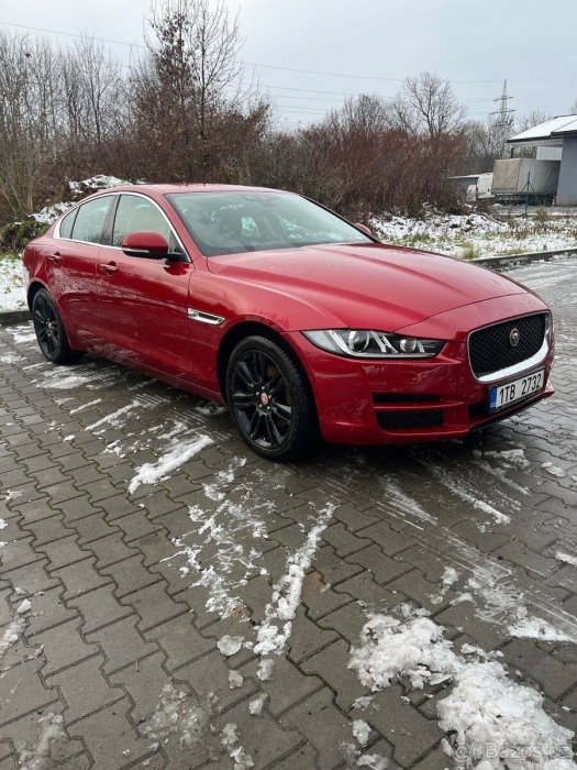 Jaguar XE 