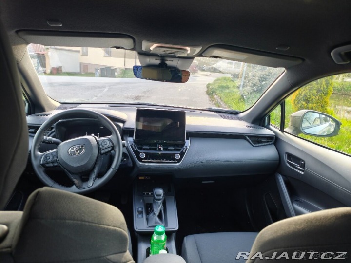Toyota Corolla Cross 1,8   SKORO NOVÁ 2025