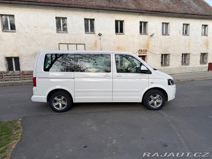 Volkswagen Caravelle 2,0   TDI 2013