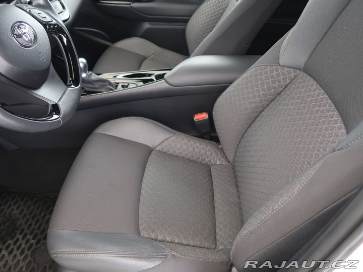 Toyota C-HR 1.8,Hybrid,CZ,1Maj,Style 2023