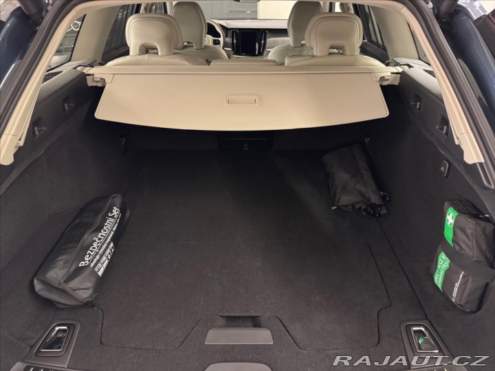 Volvo V90 2,0 B4 AWD Cross Country 2024