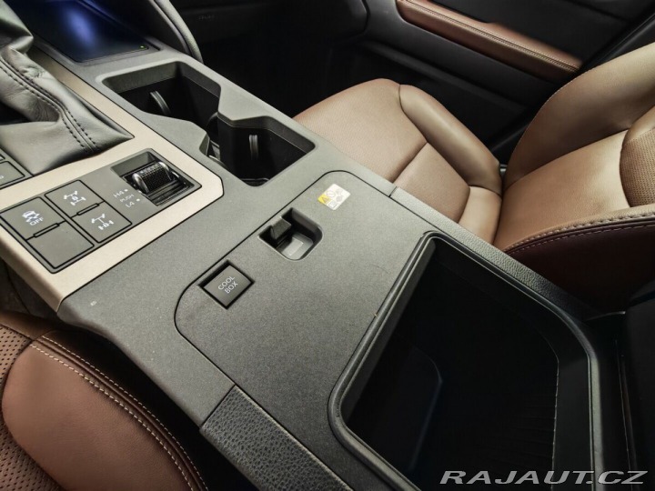 Toyota Land Cruiser 2.8 D-4D 151 kW Invincibl 2024