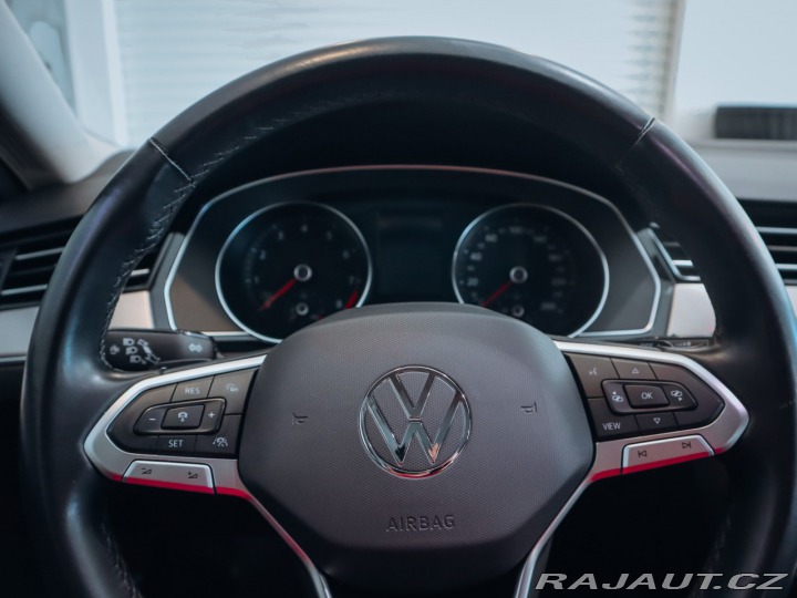 Volkswagen Passat 1.5 TSI 110 kW DSG Elegan 2021