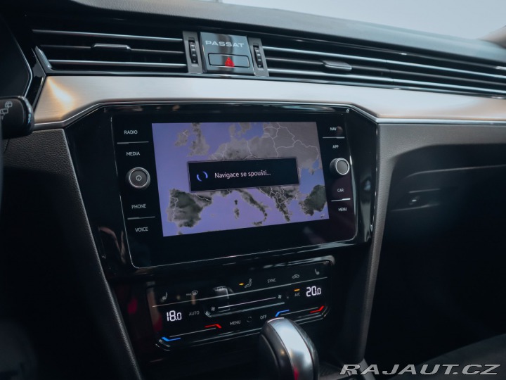 Volkswagen Passat 1.5 TSI 110 kW DSG Elegan 2021