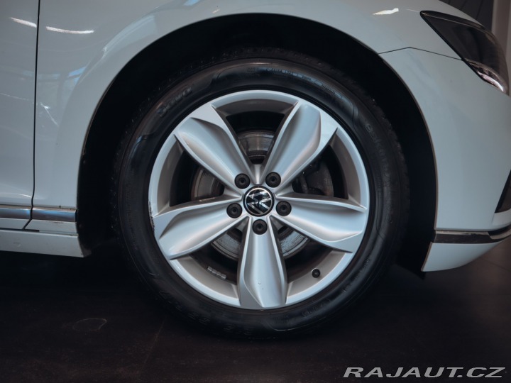 Volkswagen Passat 1.5 TSI 110 kW DSG Elegan 2021