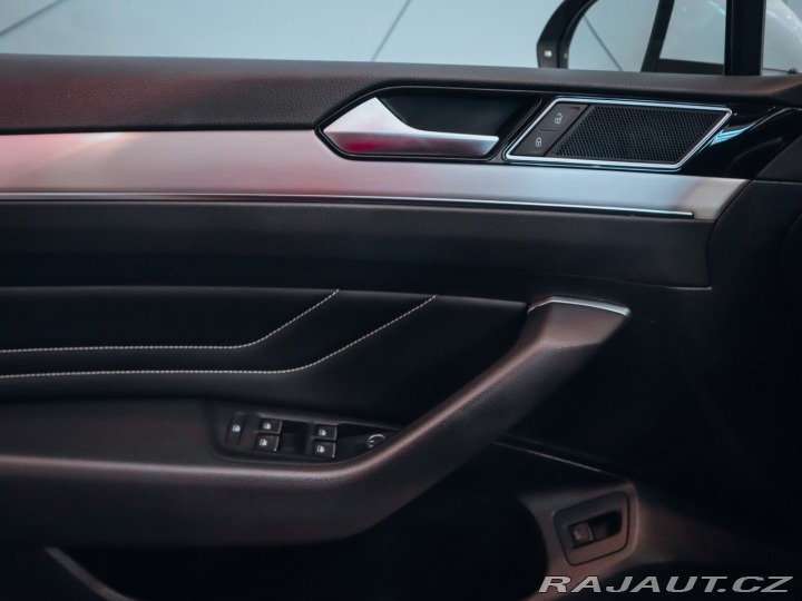 Volkswagen Passat 1.5 TSI 110 kW DSG Elegan 2021