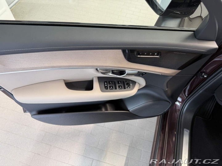 Volvo XC90 B5 2.0L 250+14k AT8 AWD P 2026