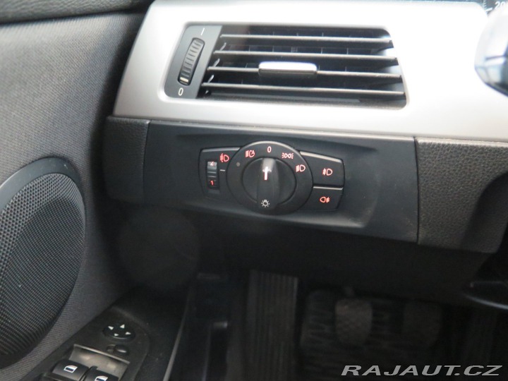 BMW 3 318i,klima,senzory,navi 2008