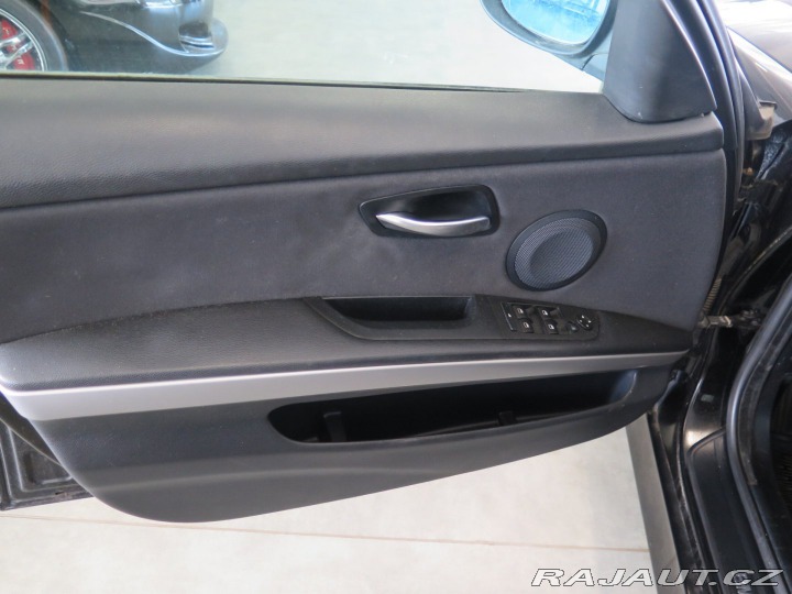 BMW 3 318i,klima,senzory,navi 2008