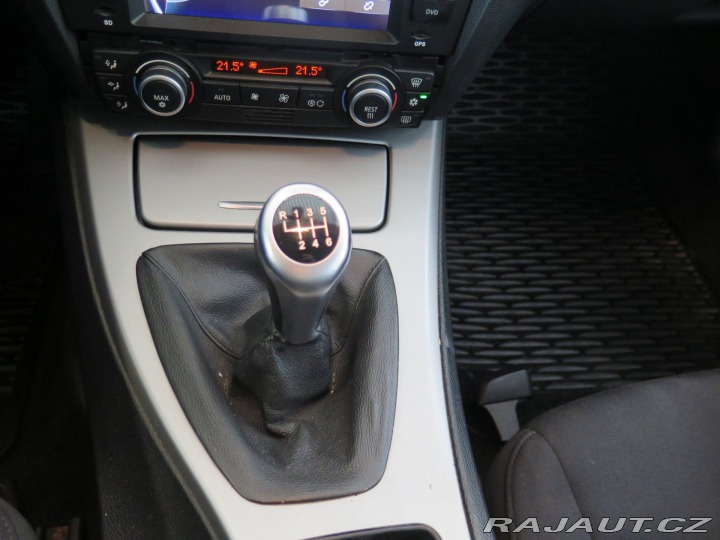 BMW 3 318i,klima,senzory,navi 2008