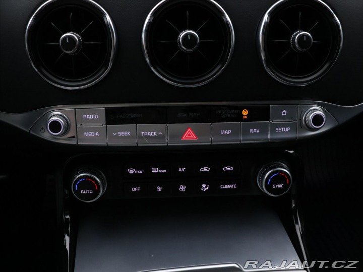 Kia Stinger 3,3 T-GDi 269kW GT DPH CZ 2019