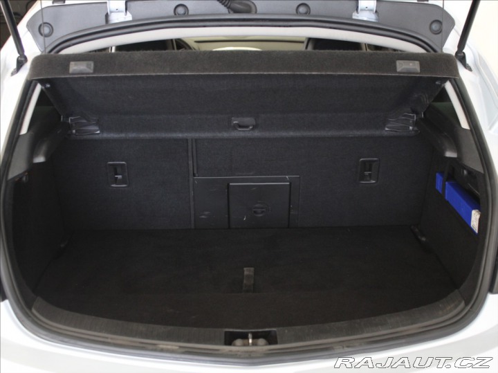 Opel Astra 1,6 Turbo 132kW GTC 2xSad 2012