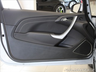 Opel Astra 1,6 Turbo 132kW GTC 2xSad 2012