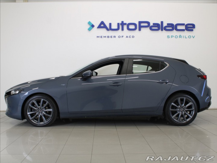 Mazda 3 2,0 G122 AT Bezklíč 1.maj 2019