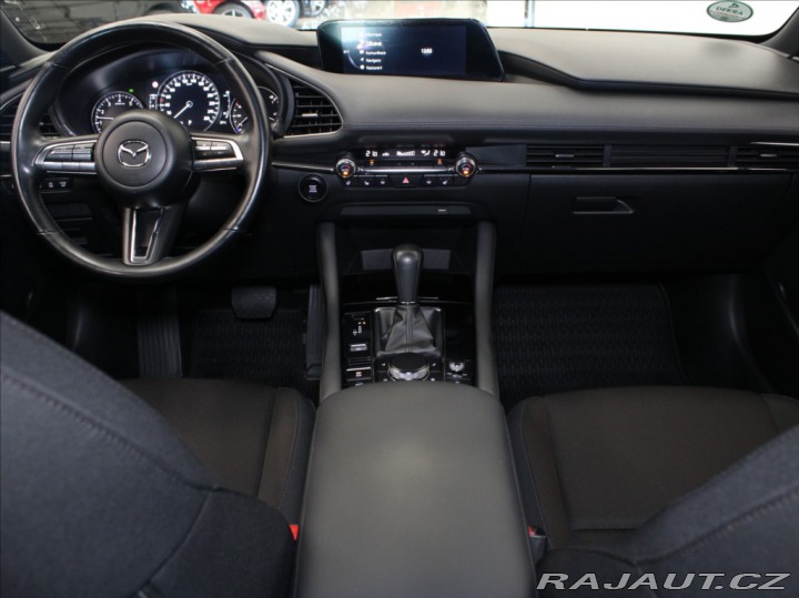 Mazda 3 2,0 G122 AT Bezklíč 1.maj 2019