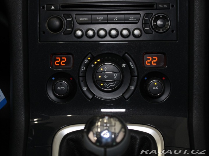 Peugeot 5008 1,6 i 88kW ČR Nové STK 2011