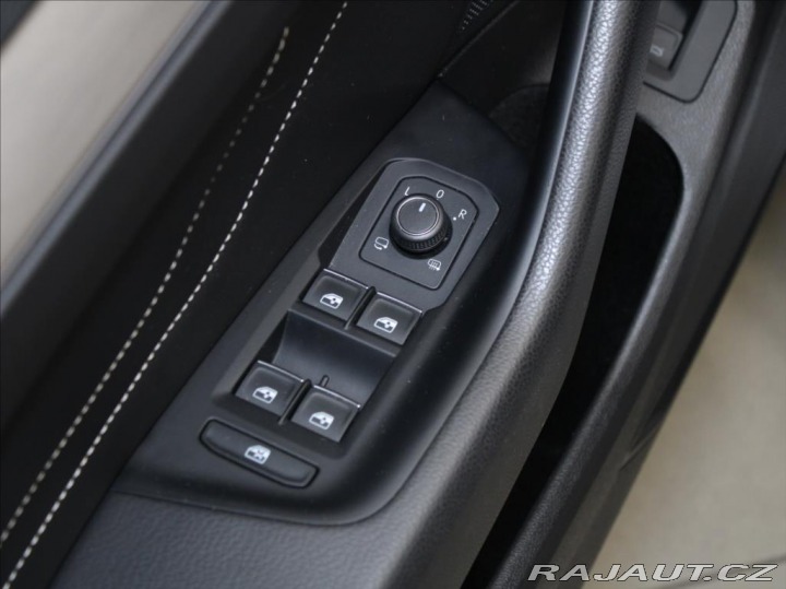 Volkswagen Passat 2,0 TDi DSG Elegance 53tk 2023