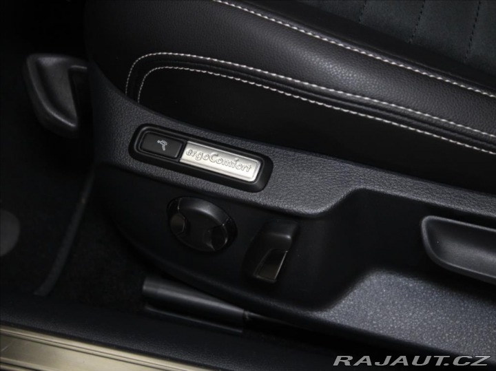 Volkswagen Passat 2,0 TDi DSG Elegance 53tk 2023