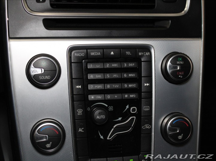 Volvo V60 2,4 D4 AWD R-Desing Výpro 2012
