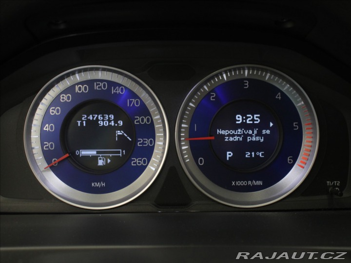 Volvo V60 2,4 D4 AWD R-Desing Výpro 2012