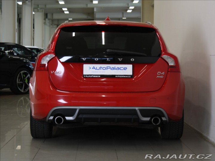 Volvo V60 2,4 D4 AWD R-Desing Výpro 2012