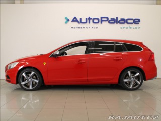 Volvo V60 2,4 D4 AT AWD R-Desing ČR 2012