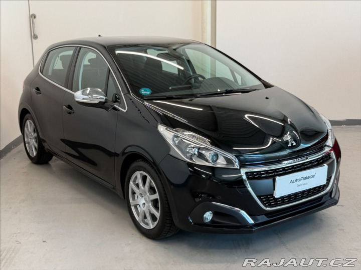 Peugeot 208 1,2 i AT servisní kniha 2016