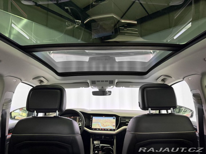 Volkswagen Touareg 3.0 TDI 4MOTION R-LINE, M 2018