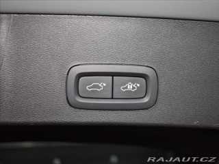 Volvo XC40 2,0 B3 Plus Dark Bezklíč 2023