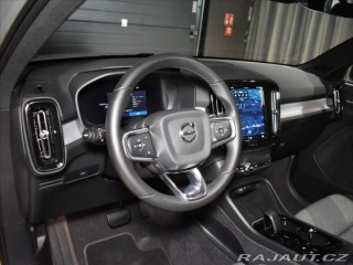 Volvo XC40 2,0 B3 Plus Dark Bezklíč 2023