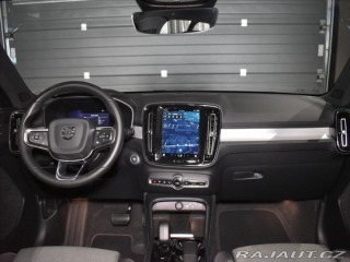 Volvo XC40 2,0 B3 Plus Dark Bezklíč 2023