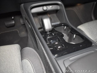 Volvo XC40 2,0 B3 Plus Dark Bezklíč 2023