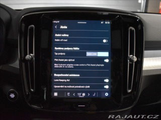 Volvo XC40 2,0 B3 Plus Dark Bezklíč 2023