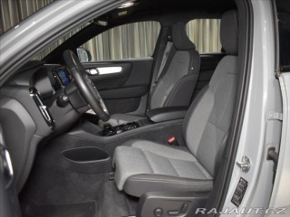 Volvo XC40 2,0 B3 Plus Dark Bezklíč 2023