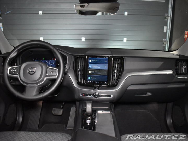 Volvo XC60 2,0 B4 AWD Momentum Bezkl 2021