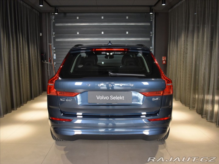 Volvo XC60 2,0 B4 AWD Momentum Bezkl 2021