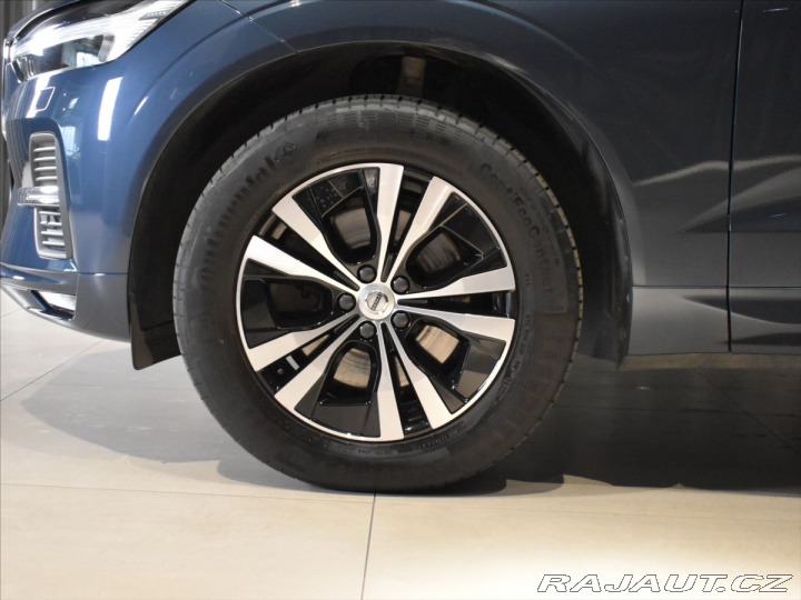 Volvo XC60 2,0 B4 AWD Momentum Bezkl 2021