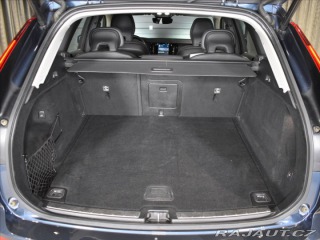 Volvo XC60 2,0 B4 AWD Momentum Bezkl 2021