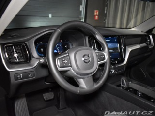 Volvo XC60 2,0 B4 AWD Momentum Bezkl 2021