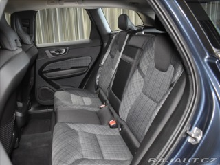 Volvo XC60 2,0 B4 AWD Momentum Bezkl 2021