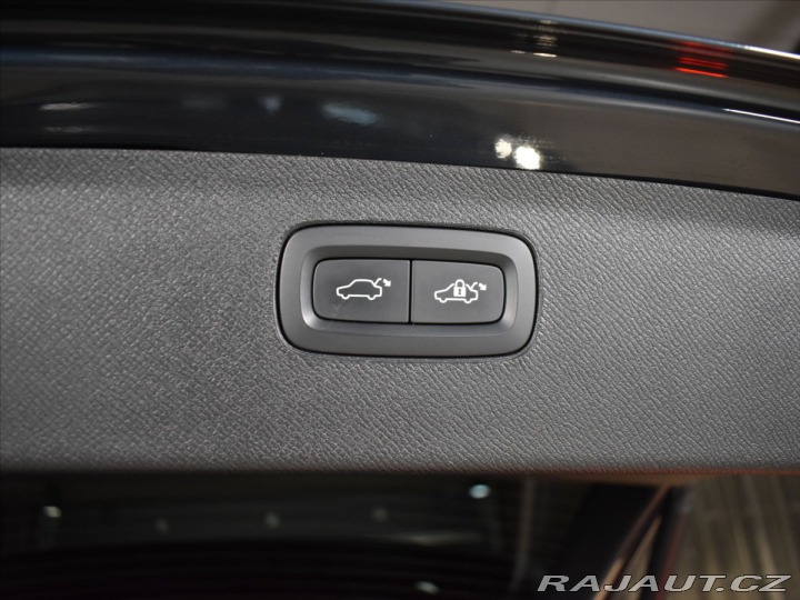 Volvo XC90 2,0 B5 AWD Ultimate tažné 2024