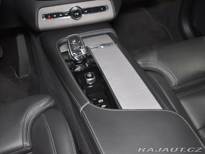 Volvo XC90 2,0 B5 AWD Ultimate tažné 2024