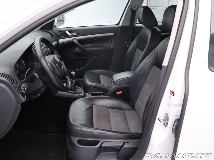 Škoda Octavia 1,6 TDI CZ Elegance+ Aut. 2011