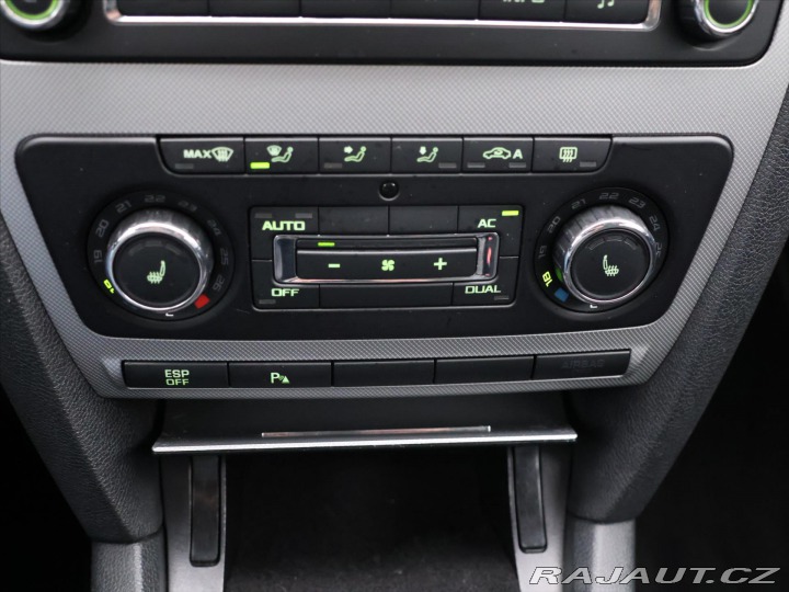 Škoda Octavia 1,6 TDI CZ Elegance+ Aut. 2011