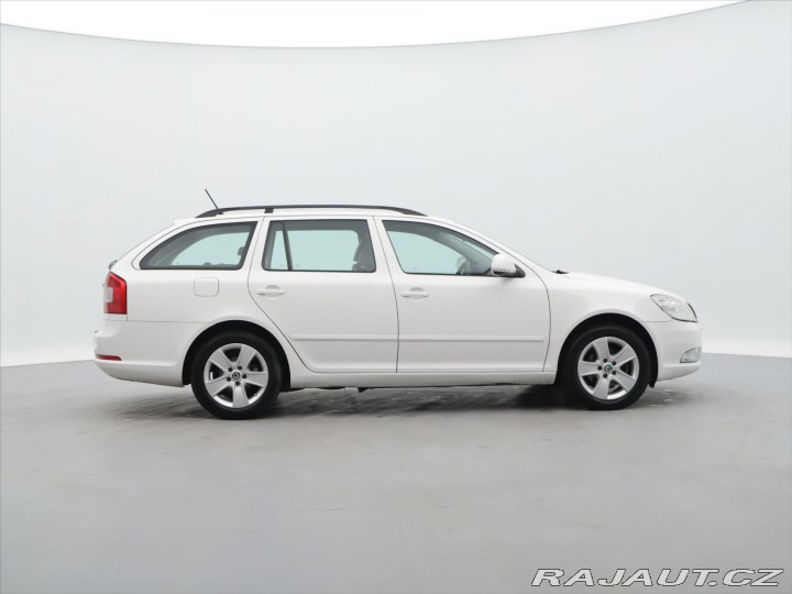 Škoda Octavia 1,6 TDI CZ Elegance+ Aut. 2011