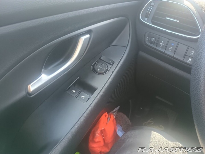 Hyundai i30 1,5   DPI, benzin, servis 2020