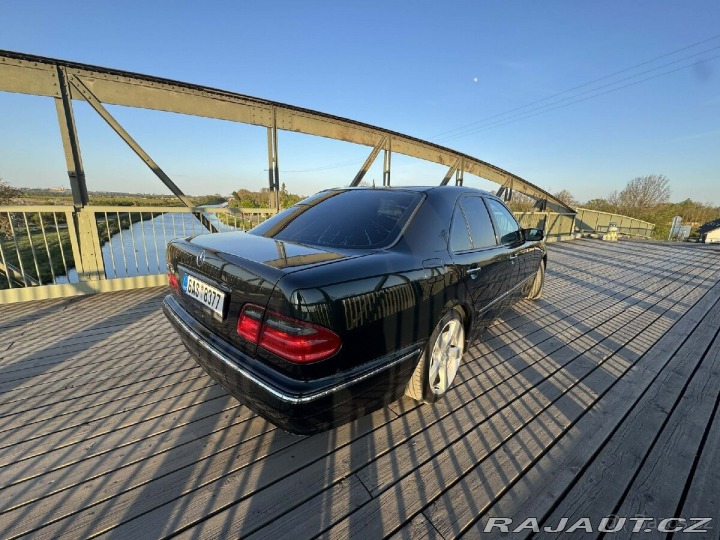 Mercedes-Benz Ostatní modely 3,2   w210 E320 2001
