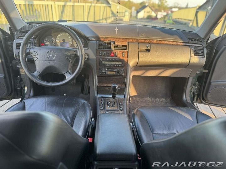 Mercedes-Benz Ostatní modely 3,2   w210 E320 2001